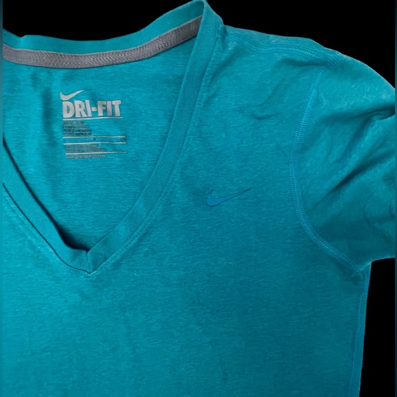 Nike Dri-Fit Shirt - Picture 3 of 8
